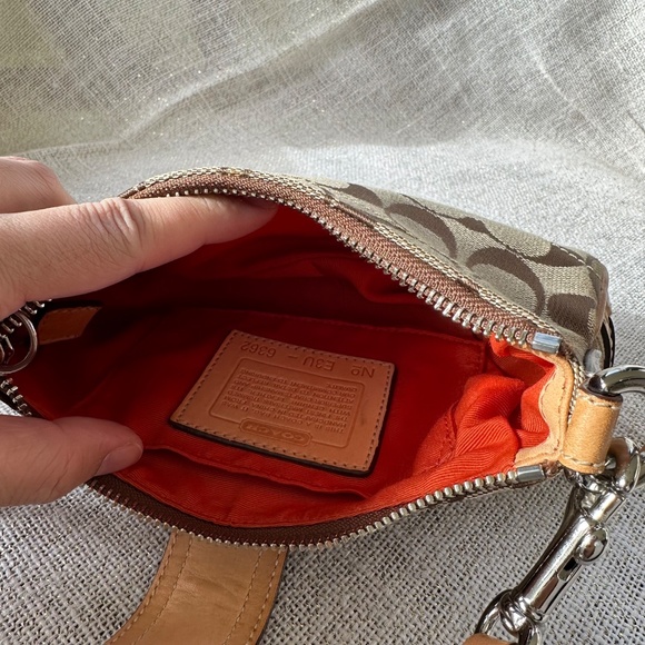 Coach Y2K Mini Soho Buckle Bag (E3U-6362) - Picture 12 of 15